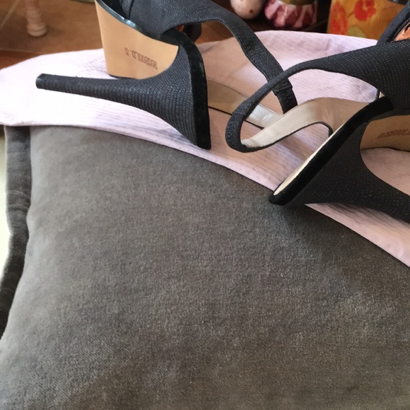 Gorgeous Black & gray platform sling backs - Picture 3 of 3